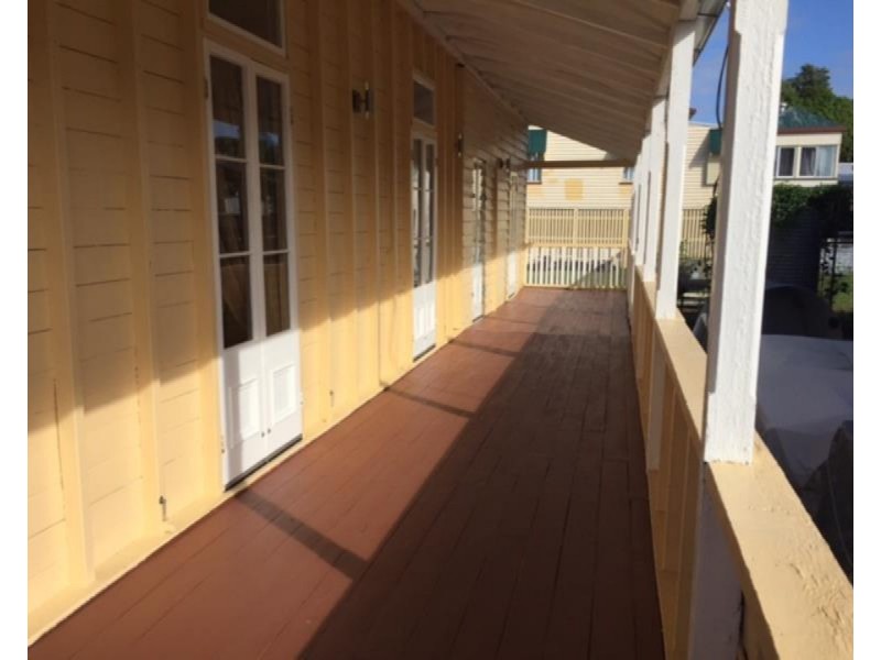 52 Davis Street, The Range QLD 4700